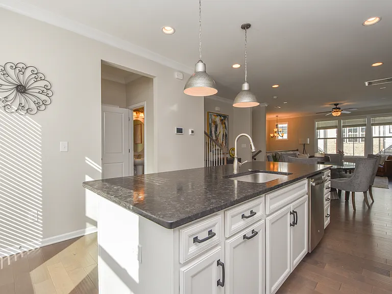 612 Tudor Park Way — Photo 6