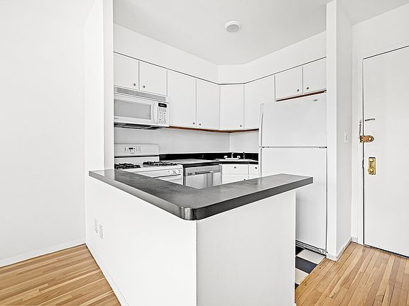 3rd image of 408 8th Ave APT 11B