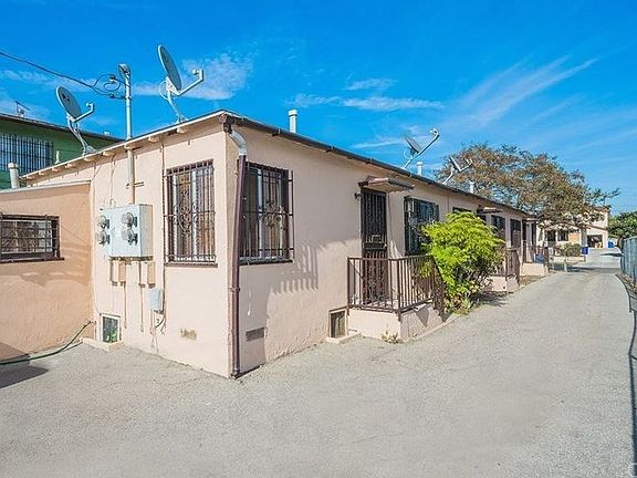 3rd image of 8719 Orchard Ave