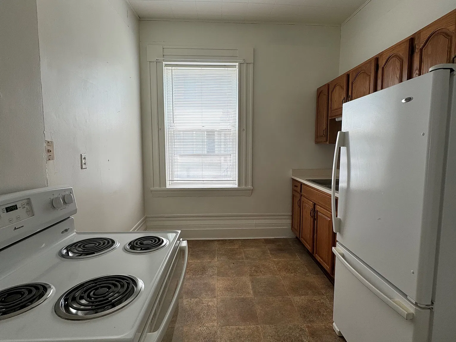 2 bed, $1,100 — Photo 2