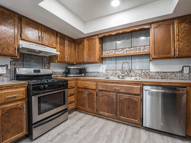 6621 W Tropicana Ave #201 — Photo 11