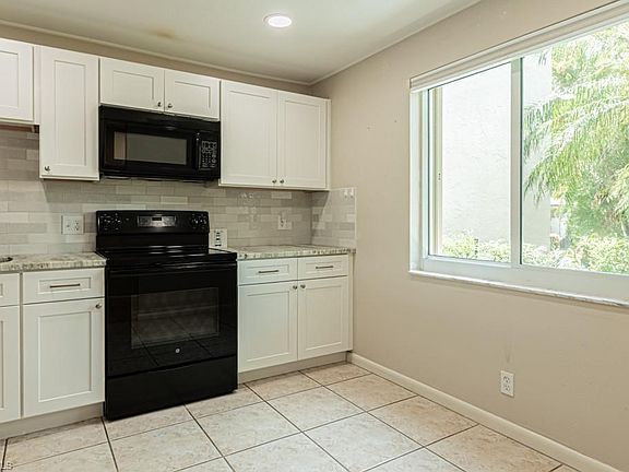 4th image of 149 Palm DR #17