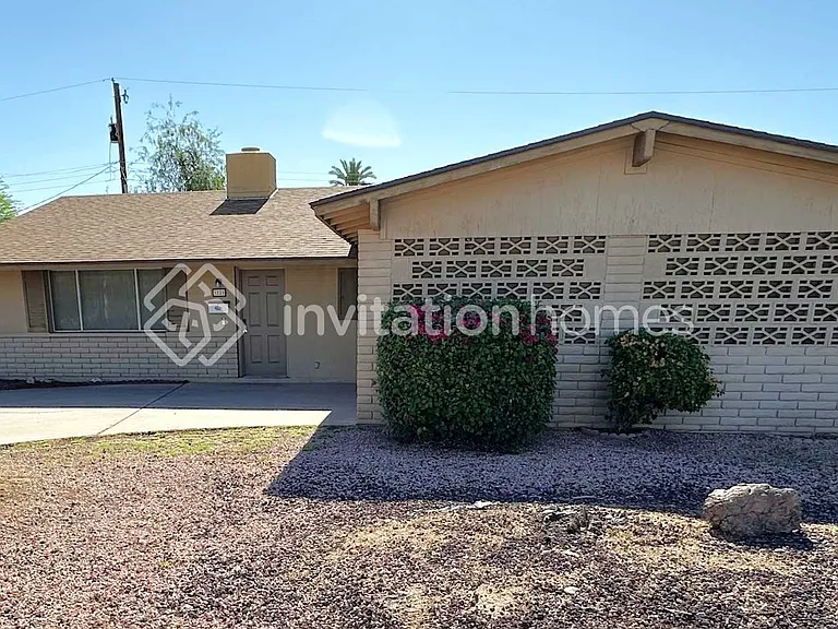3225 S Albert Ave — Photo 1