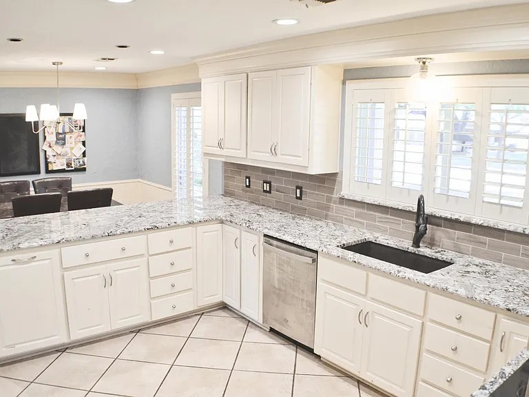 7618 Meadowhaven Dr — Photo 12