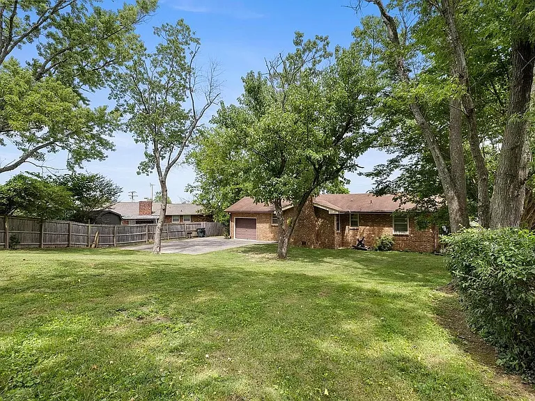 2805 Galesburg Dr — Photo 18