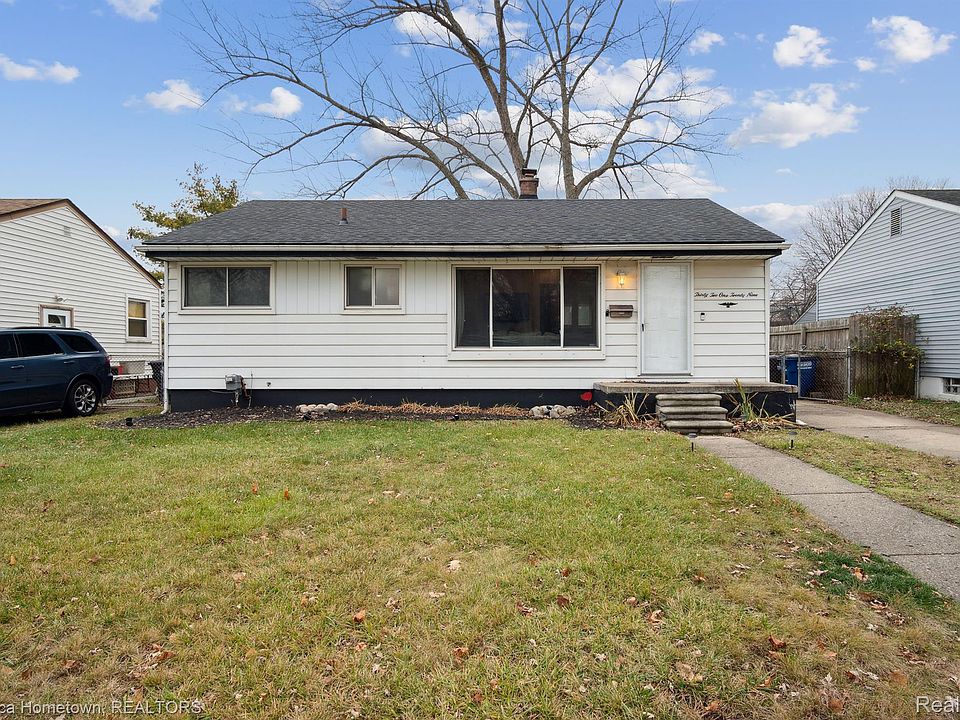 1st image of 32129 Hazelwood St