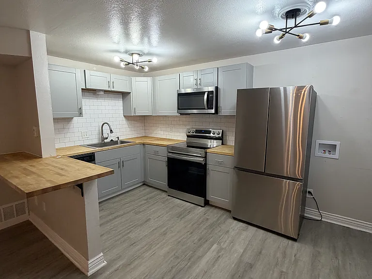3335 Benton St #5 — Photo 16