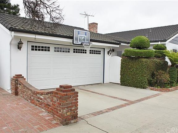 3rd image of 5452 Costello Ave