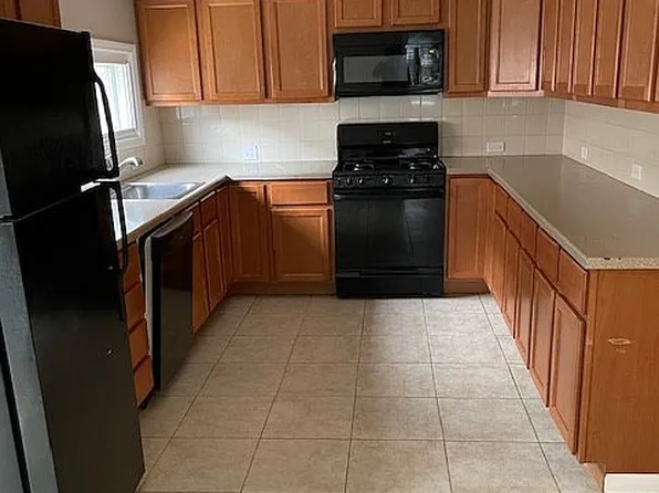 464 E Itasca St, Wood Dale, IL 60191