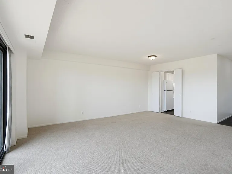 205 Yoakum Pkwy #1002 — Photo 11