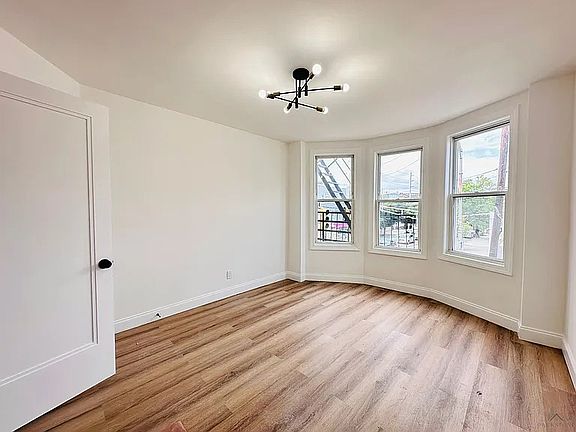 3rd image of 770 Westside Ave #3