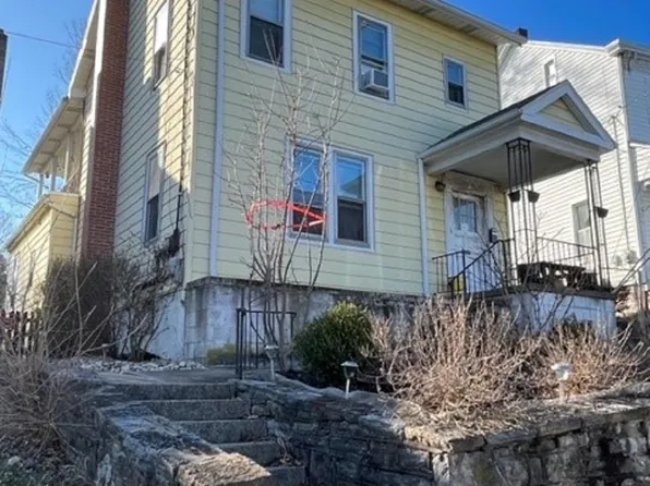 76 Chestnut St, Mohnton, PA 19540