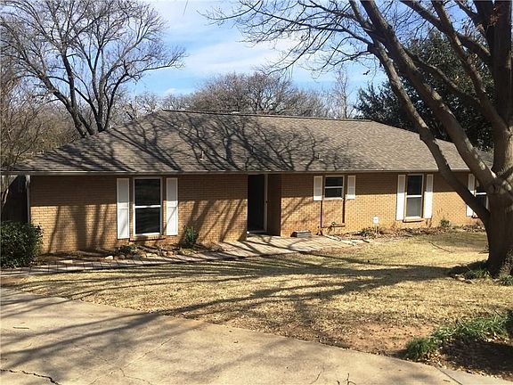 3rd image of 469 Frankie Ln