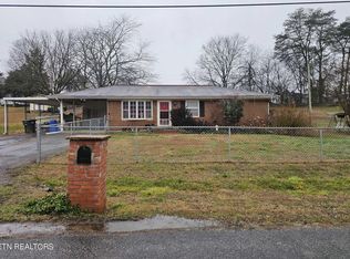 1584 Crescent Dr, Loudon, TN 37774