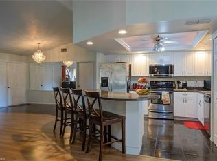 2520 Aviation Pkwy, Cape Coral, FL 33904