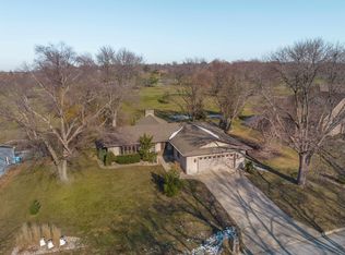 1816 Pinehurst Ln, Waterloo, IA 50701