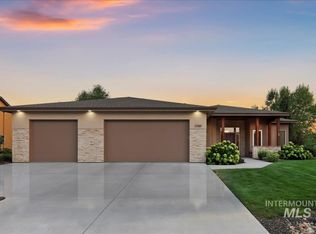 11789 W Pinewood River Ln, Star, ID 83669