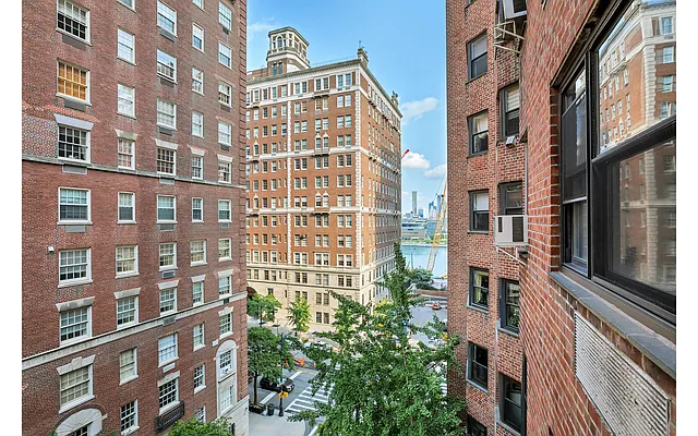 Sold by Douglas Elliman | media 24