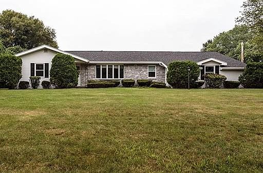 1st image of 14 Parkhurst Dr