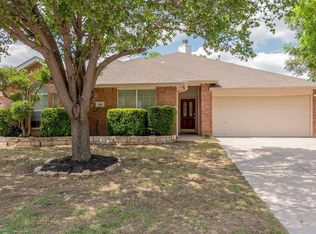 6920 Genevieve Dr, Fort Worth, TX 76137