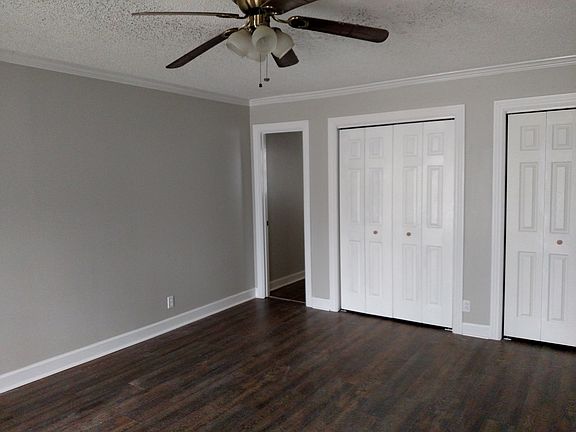 master bedroom w/ 2 closet