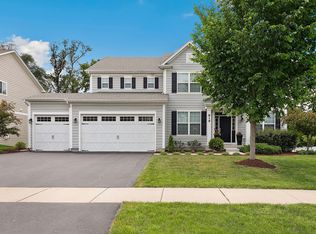 819 Heatherfield Cir, Naperville, IL