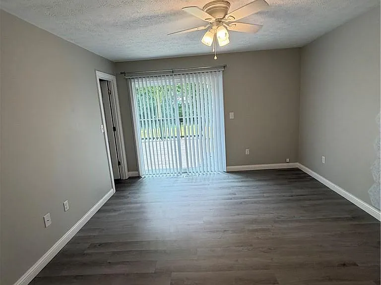 4341 Frontenac Dr — Photo 27