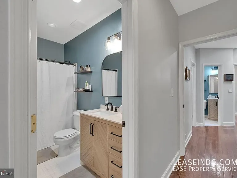 1241 I St NE — Photo 25