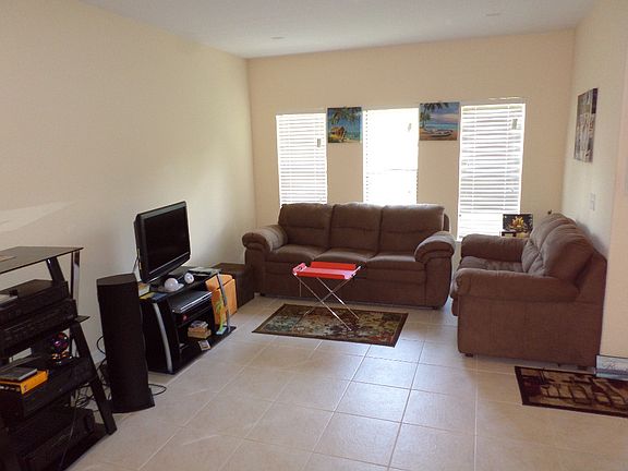 5th image of 2204 7 Oaks Dr