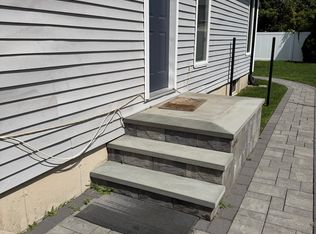 (Undisclosed Address), Lindenhurst, NY 11757