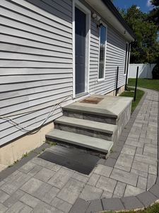 (Undisclosed Address), Lindenhurst, NY, 11757