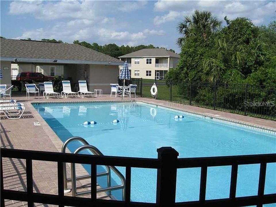 2nd image of 2725 Tottenham Dr