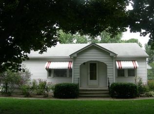 308 SW 7th St, Oak Grove, MO 64075