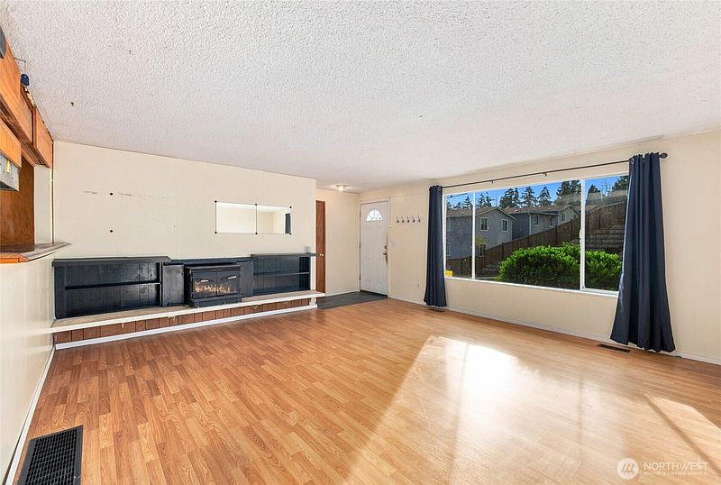 5th image of 12900 76th Avenue S