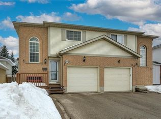 266 Newbury Dr, Kitchener, ON N2N3A3