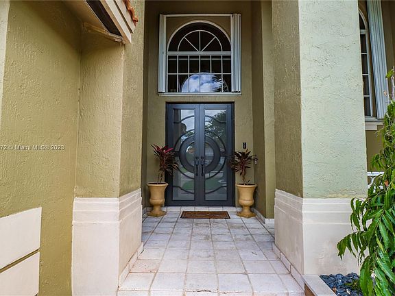 4th image of 16401 NW 13th St