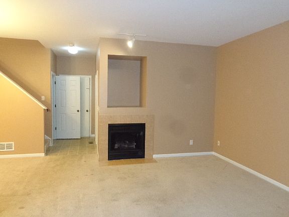 3rd image of 554 Clayton Cir #C