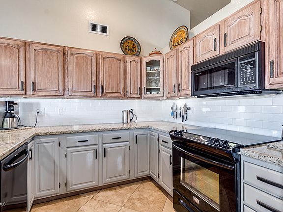 3rd image of 9034 W Patrick Ln