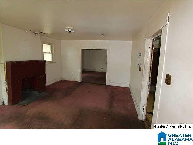 2nd image of 807 Delta St S