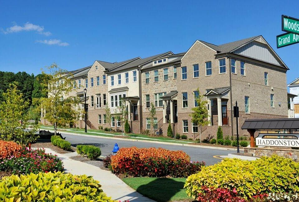 Entrance to the community