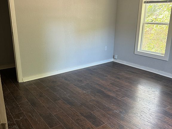 4th image of 407 Wisteria St