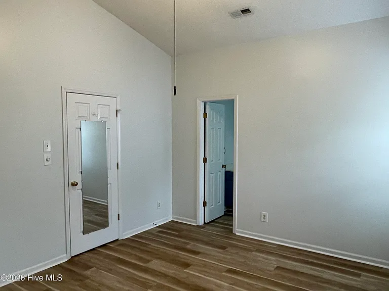 480 Saltaire Dr SW — Photo 35