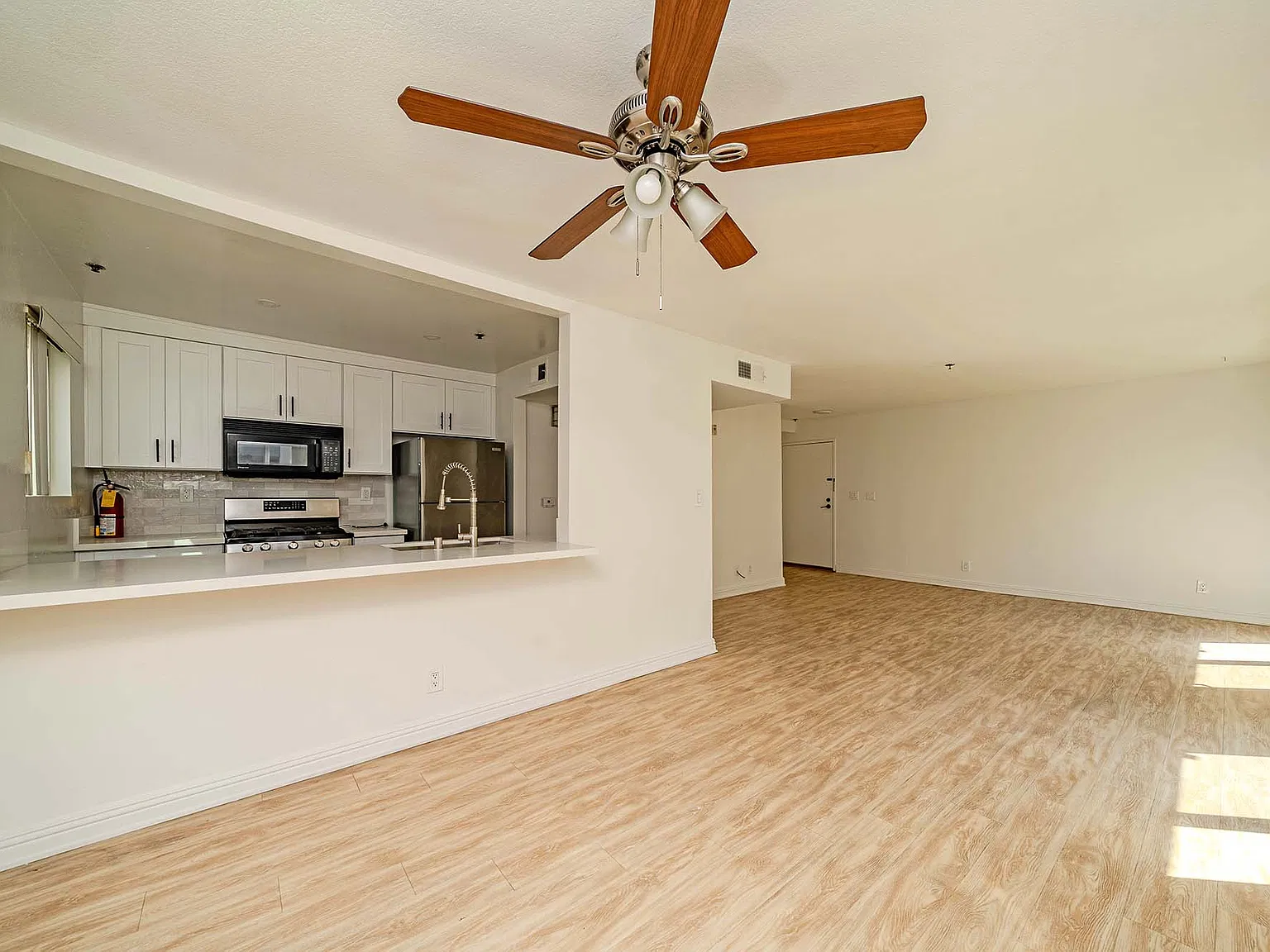 1 bed, 759 sqft, $2,150 — Photo 4