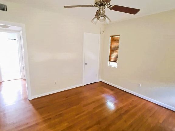 3rd image of 828 Laurel Ave APT 1
