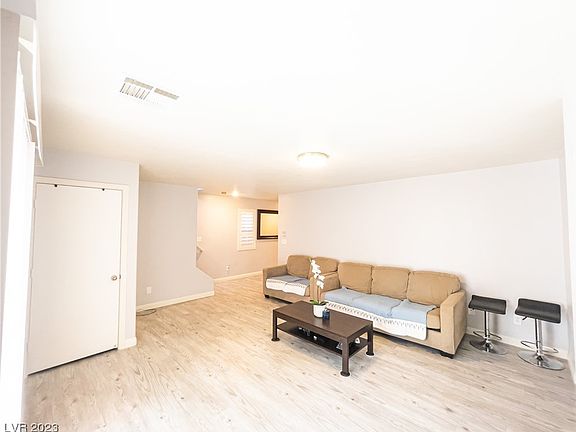 5th image of 4977 Aesop Ave