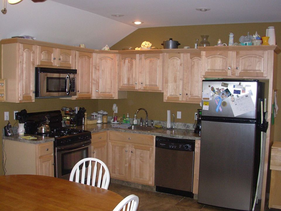 2nd image of 919 5th St