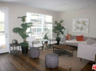 6753 W Gill Way, Los Angeles, CA 90068