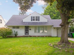 325 Greenvale Dr, South Euclid, OH 44121