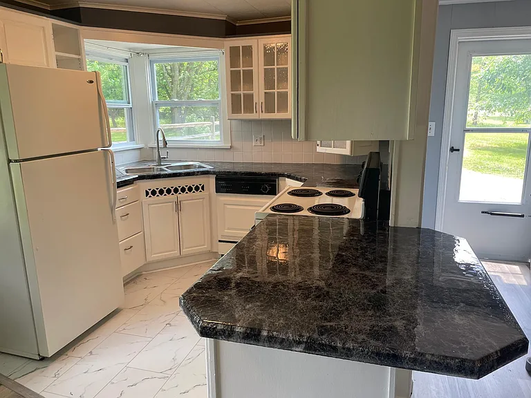1207 Jennings Ave — Photo 30