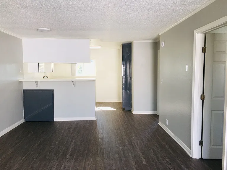 Villa Del Sol Apartments — Photo 82